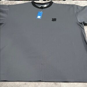 Undefeated Charcoal Black Men's Tee size L oversize NWT